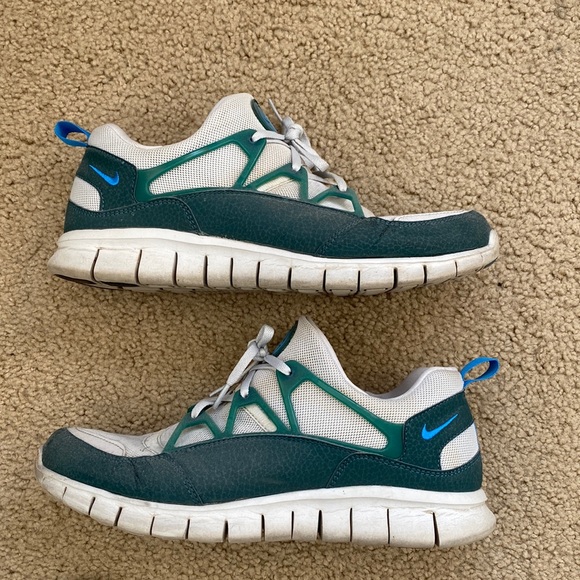 Nike Men’s 11.5 Hurache sneakers - Picture 1 of 5